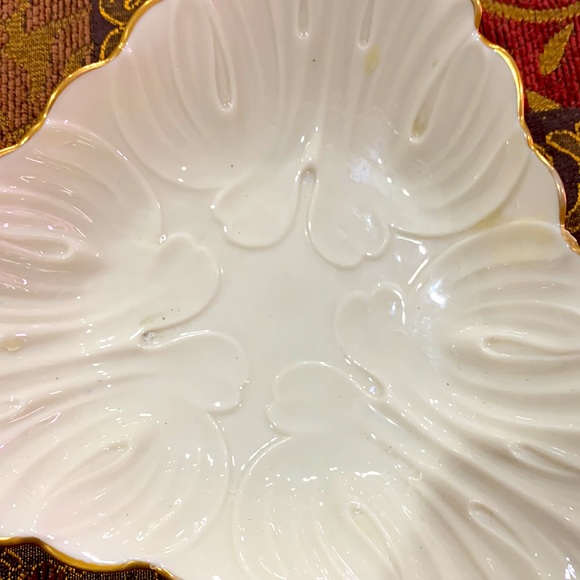 Lenox Triangle Embossed Candy Nut Dish with 24 K Gold Trim. Vintage - Picture 2 of 8